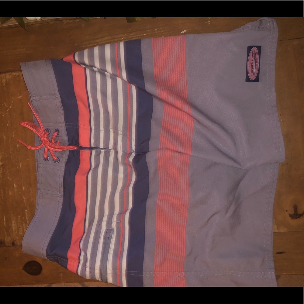 Vineyard Vines boys swim trunks s 28